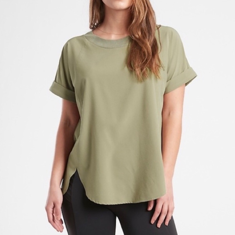 Athleta Zephyr Tee Short Sleeve Olive Green Size XS Excellent Condition Wicking